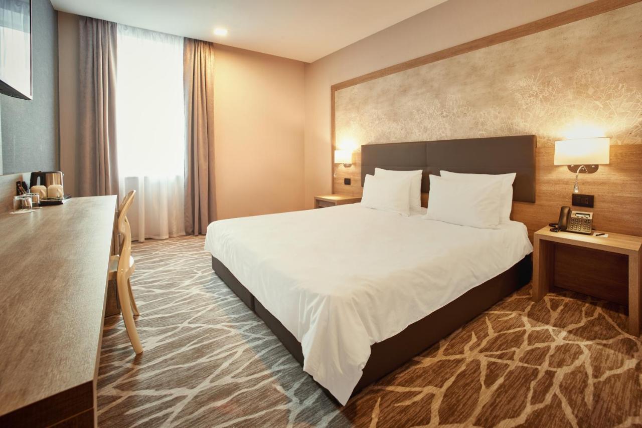 Radisson Hotel City Centre Odessa Esterno foto