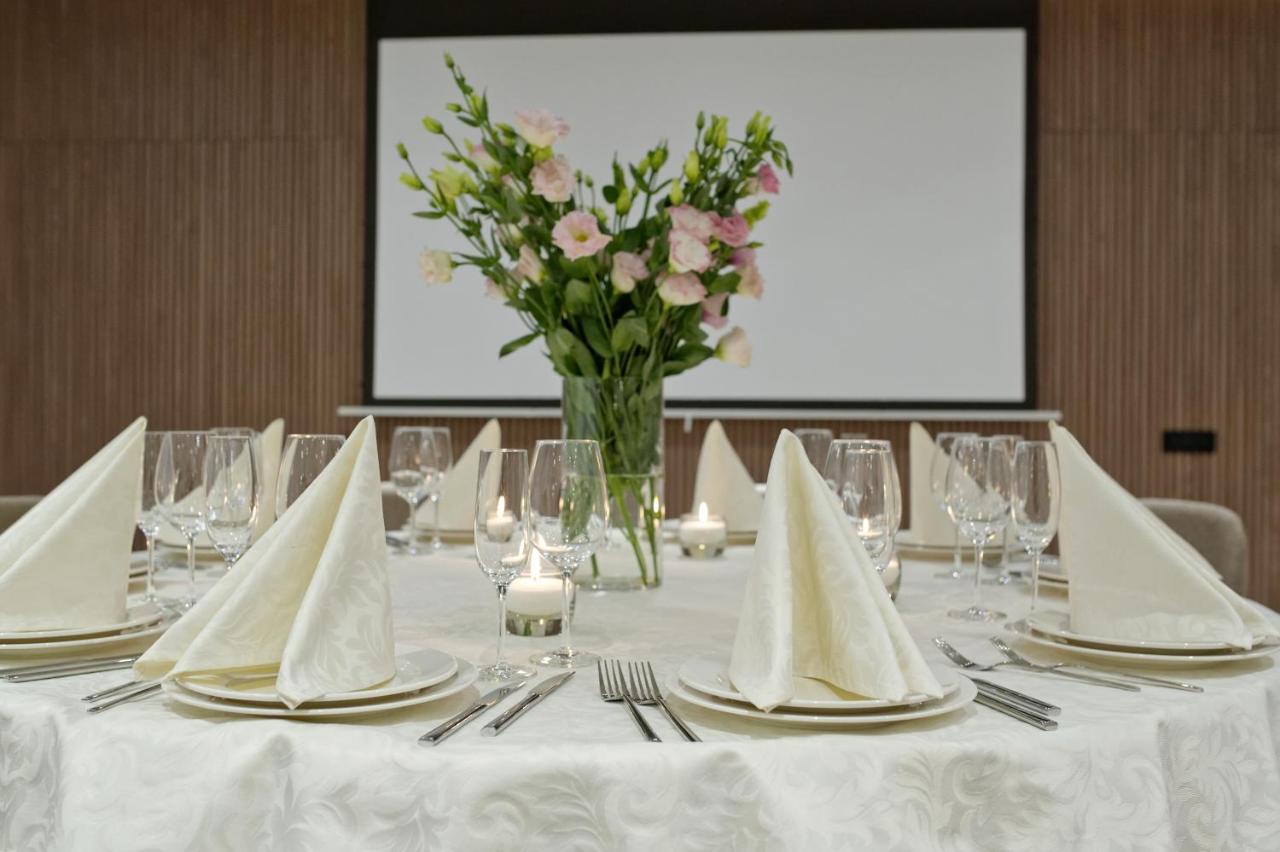 Radisson Hotel City Centre Odessa Esterno foto