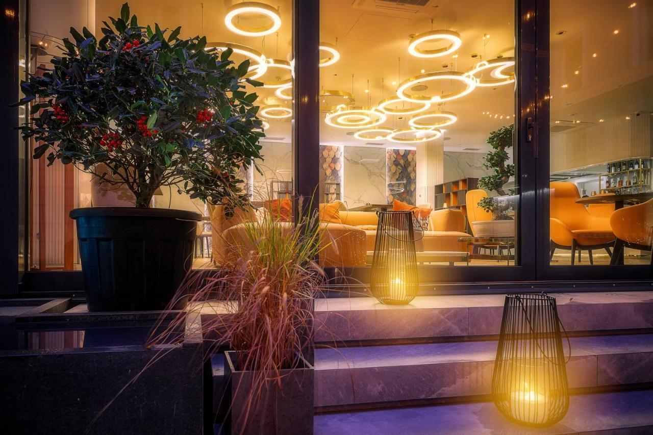 Radisson Hotel City Centre Odessa Esterno foto